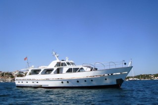 DERAMORE - At Anchor